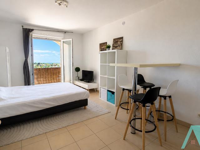 Studio meublé avec vue dégagée, piscine et fort potentiel locatif