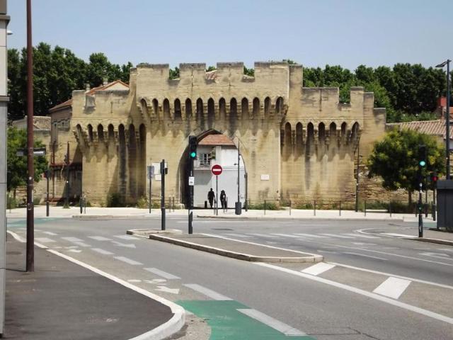 STUDIO MEUBLE A DEUX PAS DES REMPARTS