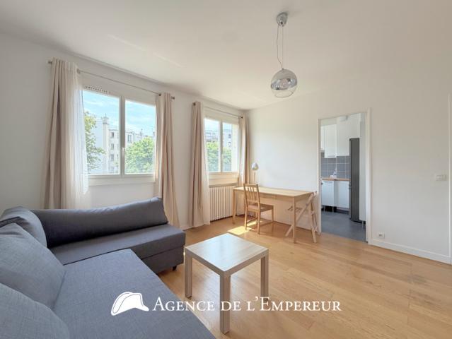Studio meublé à deux pas du RER A