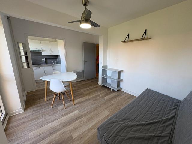 Studio meublé à louer 21.85m2, centre village, résidence sécurisée, avec parking à Carry le Rouet