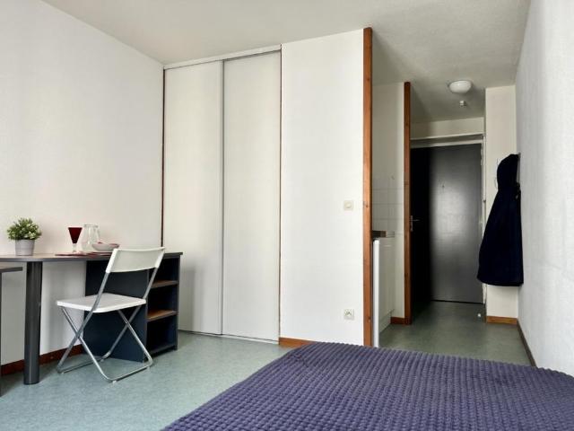 STUDIO MEUBLE A LOUER A SAINT ETIENNE