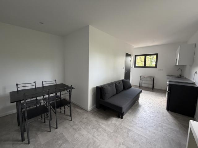 Studio meublé à louer PLOMEUR