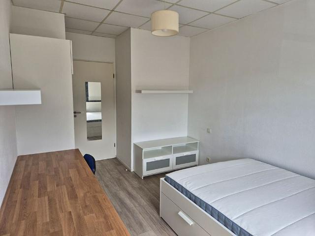 Studio meublé à neuf Tours centre proche Gare