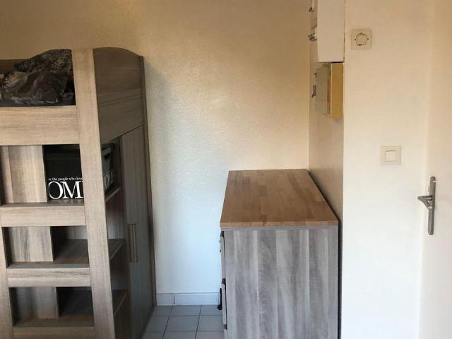 Studio meublé, à proximité de la gare de Coigniere