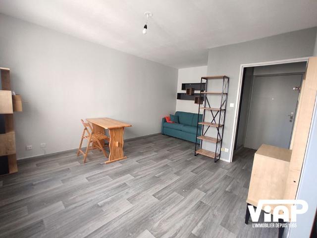 STUDIO MEUBLÉ ACCES DIRECT GARE