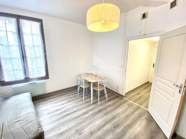 STUDIO MEUBLE BLOIS HYPER CENTRE LOYER CC = TOUT COMPRIS !