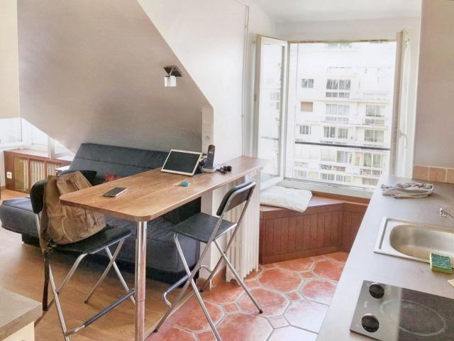 Studio meublé. Boulevard Gouvion Saint Cyr