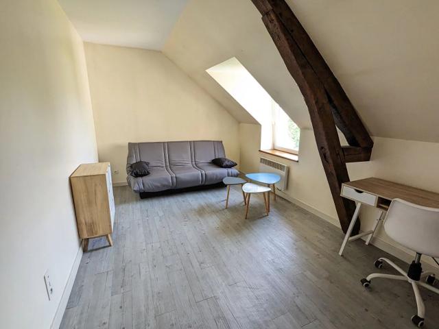STUDIO MEUBLE BOURGES 1 pièce 23 m2