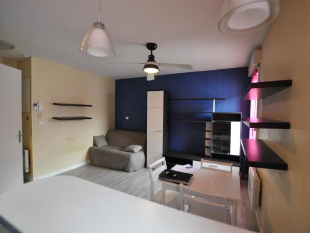 STUDIO MEUBLÉ CENTRE VILLE