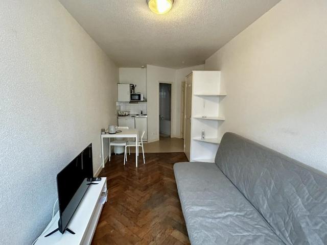 STUDIO MEUBLÉ CENTRE VILLE