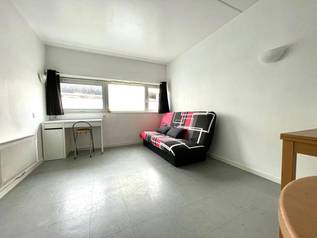 STUDIO MEUBLE CENTRE VILLE 18.50 m²