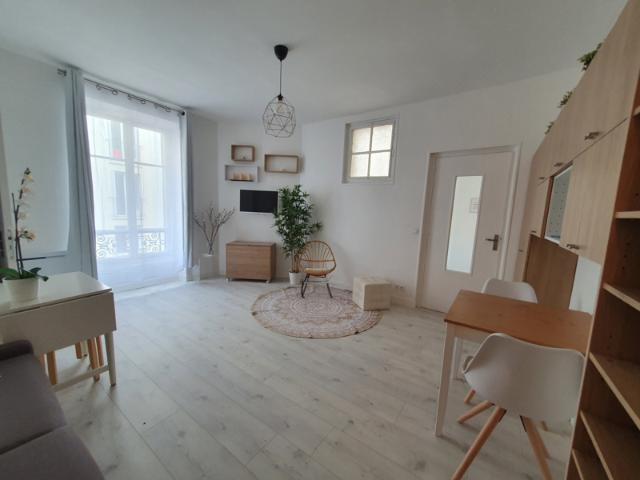 Studio meublé, centre ville de VERSAILLES