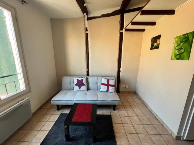 STUDIO MEUBLÉ CENTRE VILLE NARBONNE