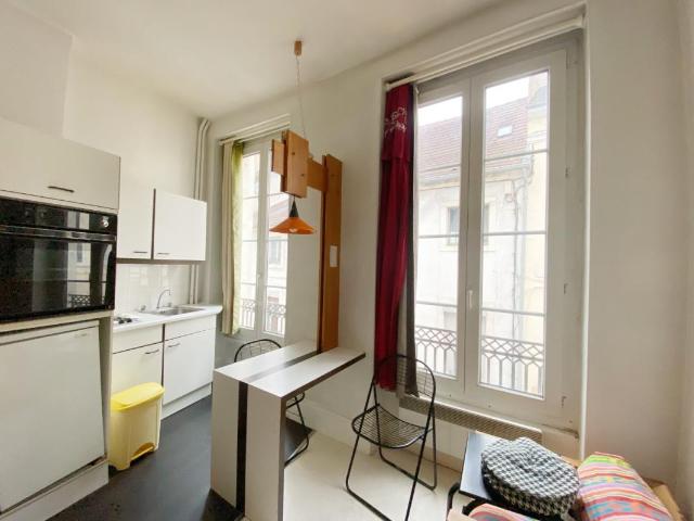 STUDIO MEUBLÉ COEUR DE VILLE