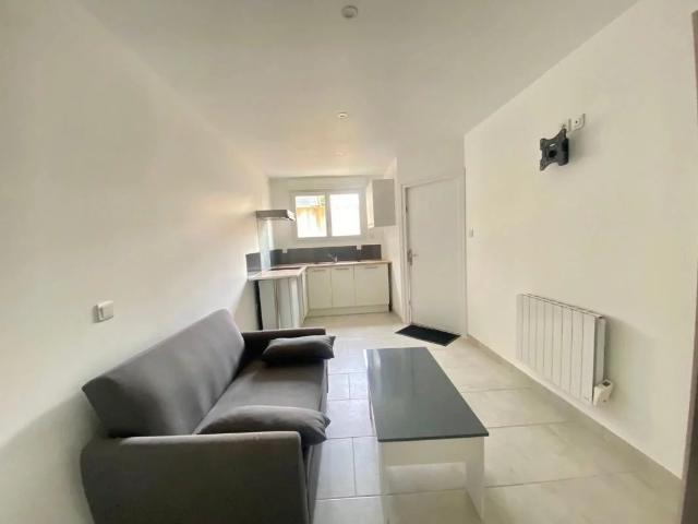 STUDIO MEUBLE/ COURS ST GEORGES