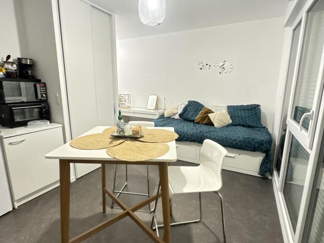 Studio meublé dans résidence étudiante