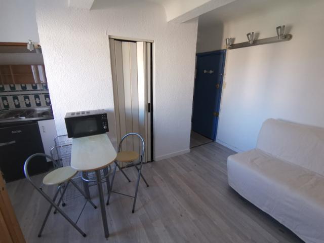 STUDIO MEUBLÉ DE 14 M2 RUE JACQUE DE LA ROQUE HYPER CENT