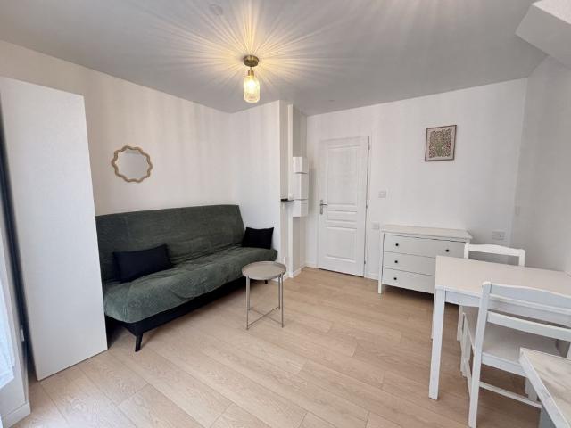 STUDIO MEUBLE DE 16M² ENTIEREMENT RENOVE PROCHE GARE