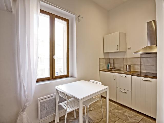 Studio meublé de 16m² Rue Nationale | Berthoz Immobilier