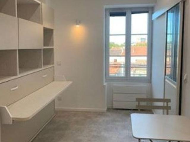 studio meublé de 17m² a Nîmes centre ville