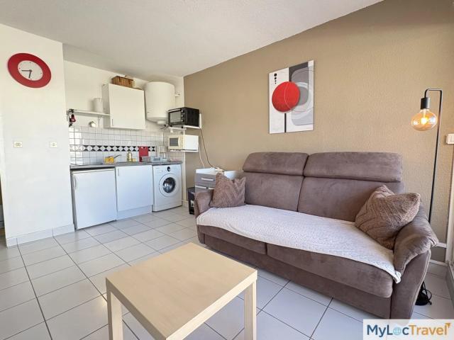 Studio meublé de 18 m2 Location annuelle Disponible à pa