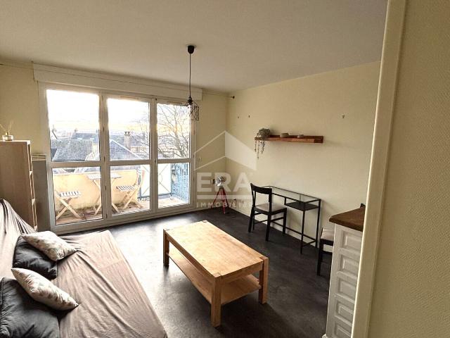 STUDIO MEUBLÉ DE 26M2 RUE JEANREVEL