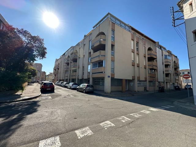 Studio meublé de 20 m² à louer à Carcassonne quartier du Palais avec ascenseur au 3ème étage