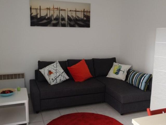 Studio meublé de 20m², très calme, libre fin mai