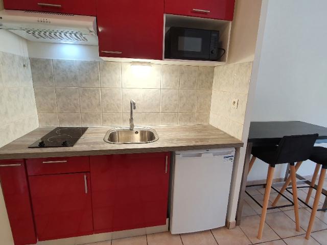STUDIO MEUBLE de 23.82 m2 hab. avec garage 69630 CHAPONOST