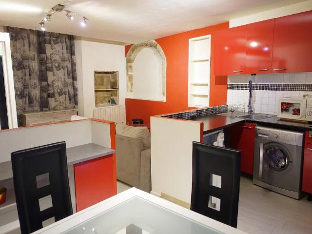STUDIO MEUBLE DE 32,93 M²