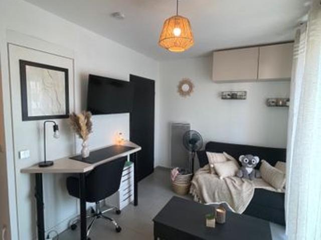Studio meuble et entierement equipe