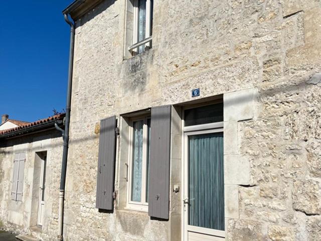 Studio meublé étudiant à louer à Luçon centre ville Proche