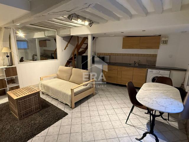 Studio meublé en cour intérieure en centre ville de Rouen
