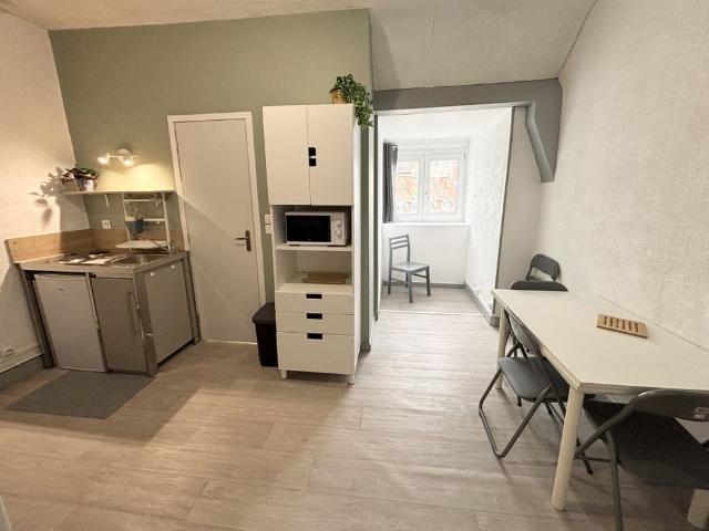 STUDIO MEUBLE EN HYPER CENTRE