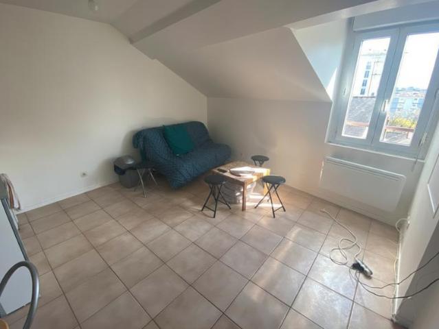 Studio meublé en location au coeur d'Angers