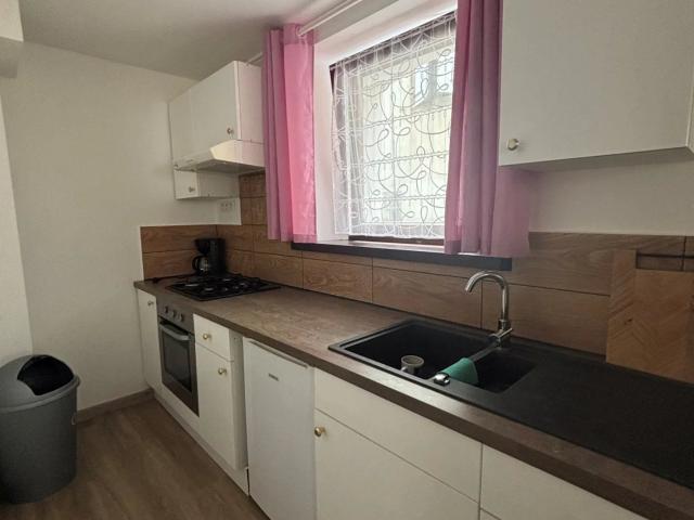 STUDIO MEUBLE ENTIEREMENT REFAIT A NEUF