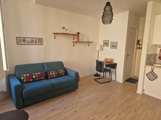 STUDIO MEUBLE ENTIEREMENT RENOVE TOULON