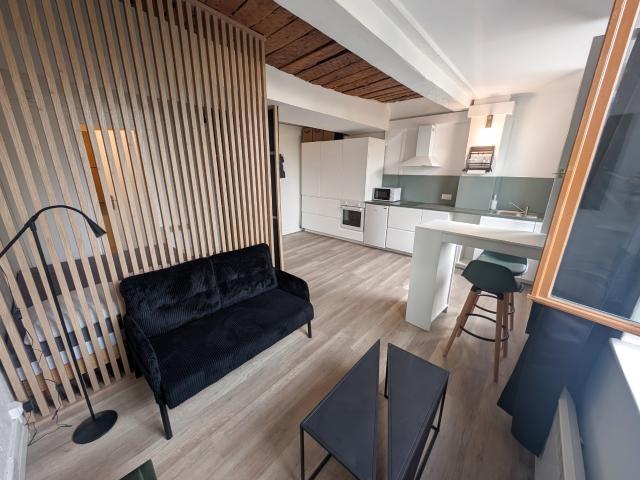 Studio meublé entièrement rénové Toulon, secteur Place d'Armes