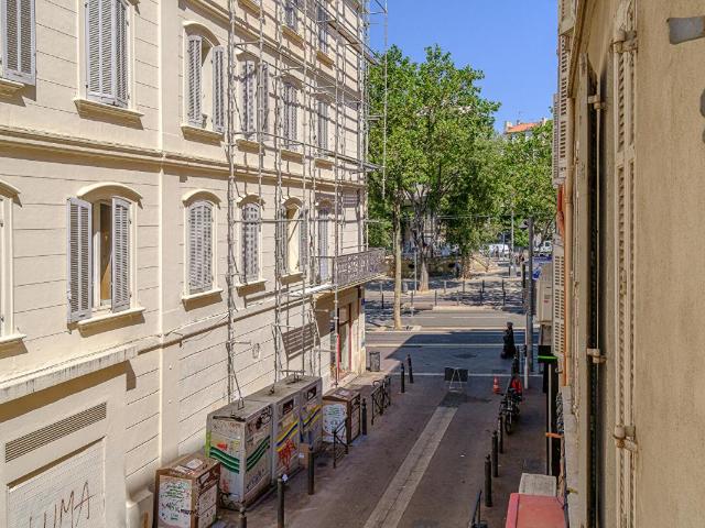 STUDIO MEUBLÉ FAC DE DOIT CANEBIÈRE MARSEILLE