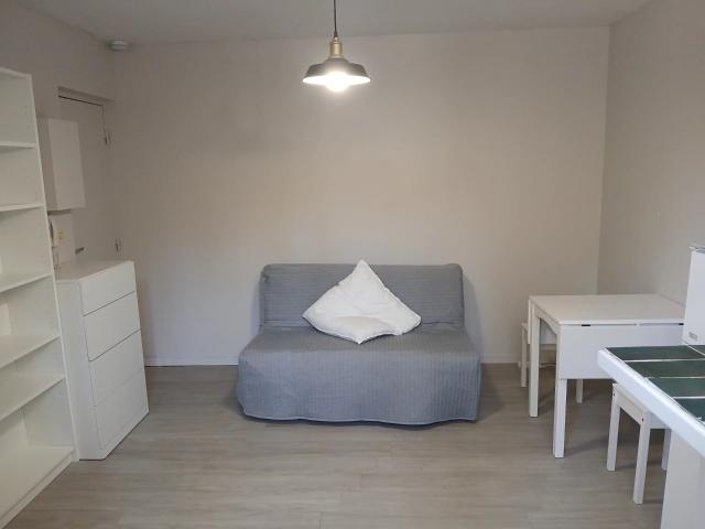 Studio meublé lumineux à Avon, 16,17 m² proche commodités