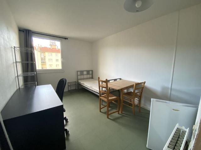 Studio meublé LYON 9