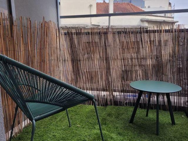 Studio meublé + parking + balcon Lyon 8