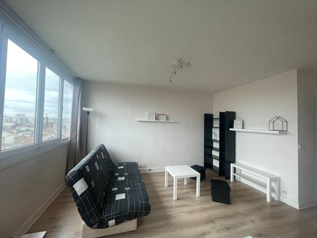 STUDIO MEUBLE PLACE DE LA BOULE
