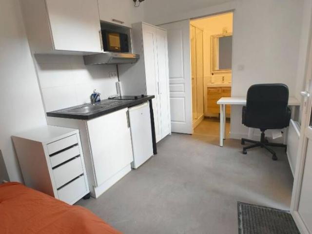 STUDIO MEUBLE PLEIN CENTRE Rue des Vieilles Boucheries