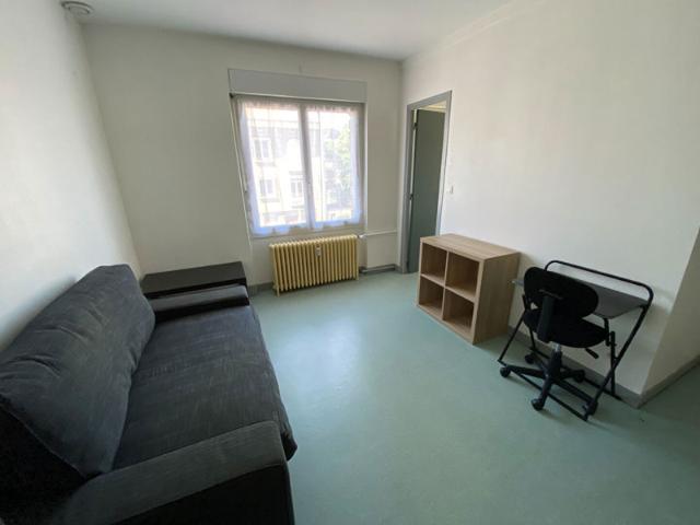 Studio meublé Poitiers DUGUESCLIN 24.39 m2