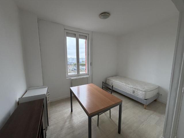 STUDIO MEUBLÉ PROCHE DE LA GARE