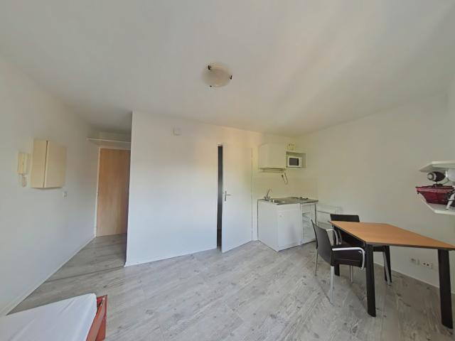 STUDIO MEUBLE proche FAC Tréfilerie