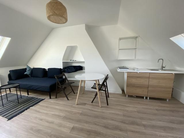 STUDIO MEUBLÉ PROCHE GARE ET CENTRE VILLE CHAUFFAGE COMPRIS