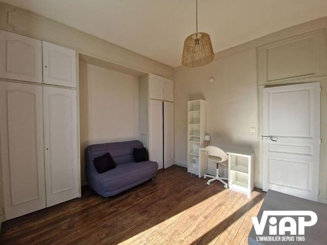 STUDIO MEUBLE PROCHE PLACE JOURDAN