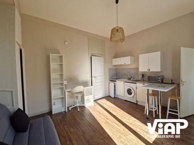 STUDIO MEUBLE PROCHE PLACE JOURDAN